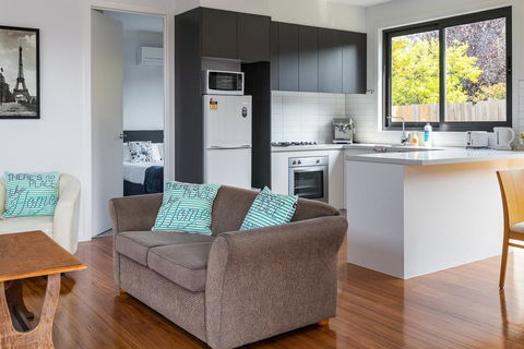 McKenna By Lily Sands - Accommodation Gladstone 0