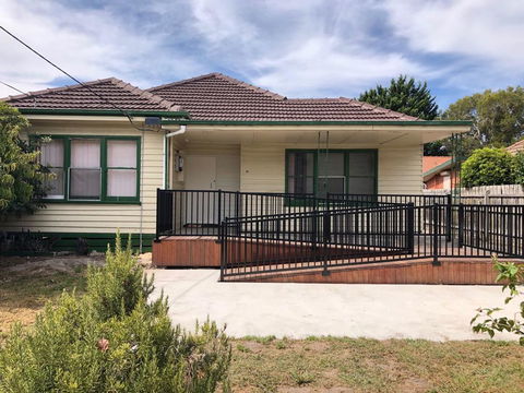 Melbourne Short Stay - Clayton Station, Monash Uni, Hospital - Accommodation Gladstone 0