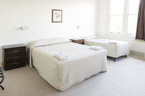 Mercantile Hotel - Accommodation Gladstone 3