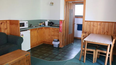 Meredith House & Apartments Strahan - Accommodation Gladstone 3