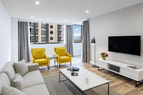 Meriton Suites Bondi Junction - Accommodation Gladstone 2