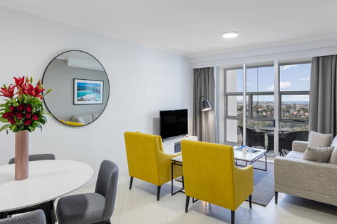 Meriton Suites Bondi Junction - Accommodation Gladstone 0