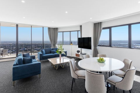 Meriton Suites Kent Street - Accommodation Gladstone 0