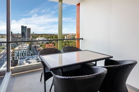 Meriton Suites Zetland - Accommodation Gladstone 1
