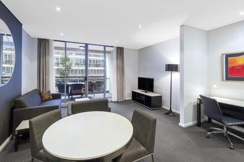 Meriton Suites Zetland - Accommodation Gladstone 0