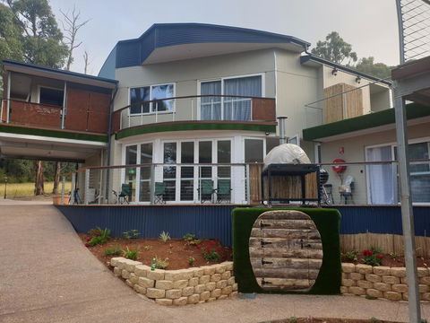 Merry Mary - Accommodation Gladstone 0