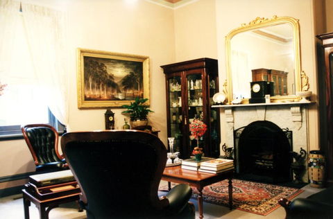 Merton Manor Exclusive B&B - Accommodation Gladstone 0