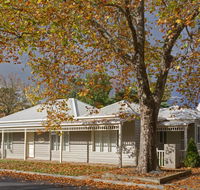 Mews Cottages - Accommodation Gladstone