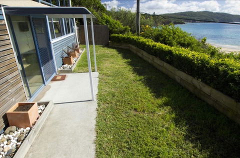 Mick's Apartment - Seal Rocks Beachfront - Accommodation Gladstone 0