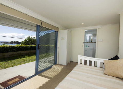Mick's Apartment - Seal Rocks Beachfront - Accommodation Gladstone 2