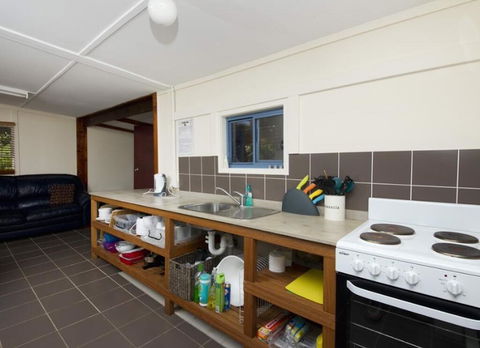 Mick's Beach Cottage - Seal Rocks Beachfront - Accommodation Gladstone 2