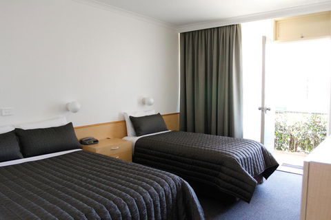 Mid City Motor Inn Queanbeyan - Accommodation Gladstone 3