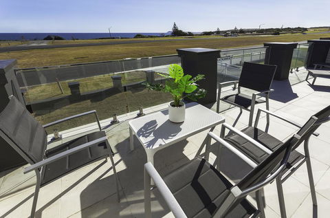 Midas Ocean View - Accommodation Gladstone 0