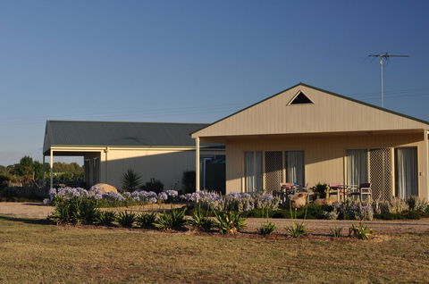 Milawa Muscat Retreat B&B - Accommodation Gladstone 2