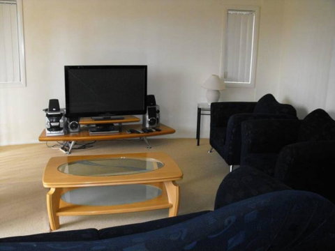 Millenium, Unit 101, Cnr Head & West Sts - Accommodation Gladstone 2