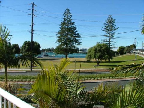Mirage, Unit 101, 6-10 Manning Street - Accommodation Gladstone 0