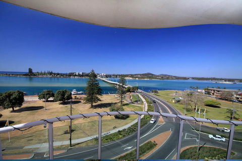Mirage, Unit 602, 6-10 Manning Street - Accommodation Gladstone 0