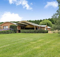 Misty Creek of Robertson - proximity and privacy - Accommodation Gladstone