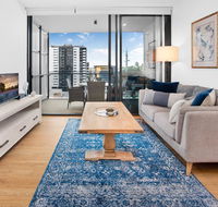 Modern 1-Bed Apartment With Balcony and Leisure Area - Accommodation Gladstone