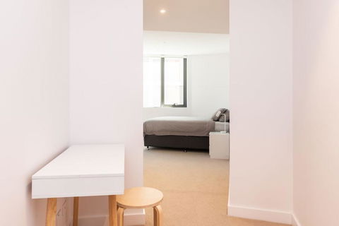 Modern 2 Bedroom Apartment In Darling Harbour - Accommodation Gladstone 0