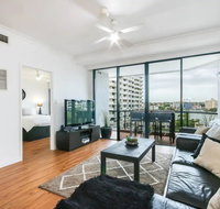 Modern 2 Bedroom River View Apartment in Docklands - Accommodation Gladstone