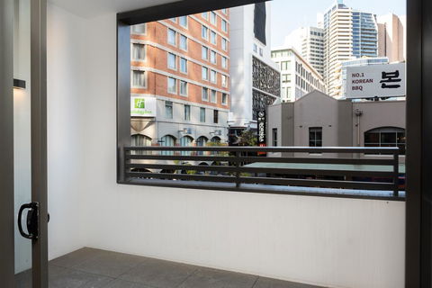 Modern Apartment In Darling Harbour - Accommodation Gladstone 3