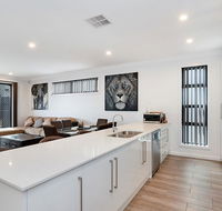 Modern Luxury at Christies Beach - Accommodation Gladstone