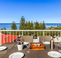 Modern Penthouse with Private Rooftop Terrace - Accommodation Gladstone