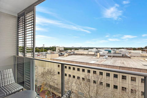 Modern Studio Apartment In Chatswood - Accommodation Gladstone 3