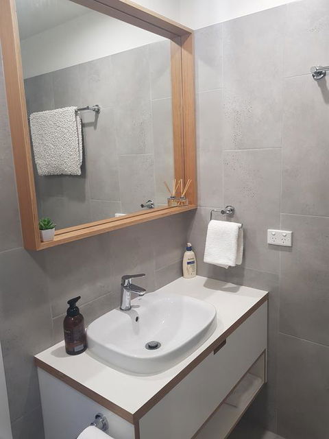 Modern, Private And Close To Town. - Accommodation Gladstone 3