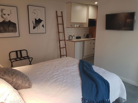 Modern, Private And Close To Town. - Accommodation Gladstone 2