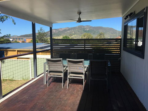 Mograni Views - Accommodation Gladstone 0