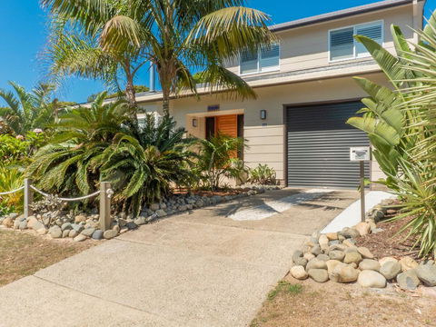 Mojo On Honeysuckle - Accommodation Gladstone 1