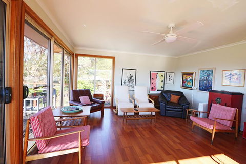 Monaro Cottage - Accommodation Gladstone 1
