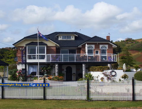 Moonlight Bay B&B Guest House - Accommodation Gladstone 1