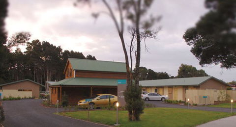 Motel Strahan - Accommodation Gladstone 0