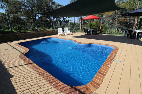 Motel Views Yackandandah - Accommodation Gladstone 0