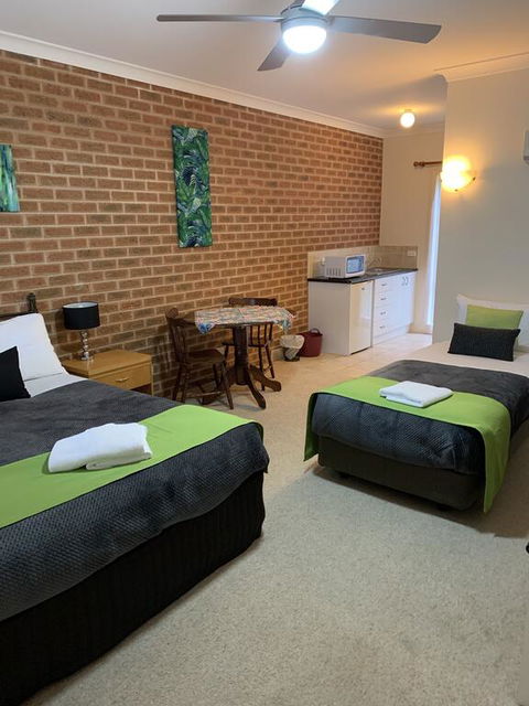 Motel Views Yackandandah - Accommodation Gladstone 1