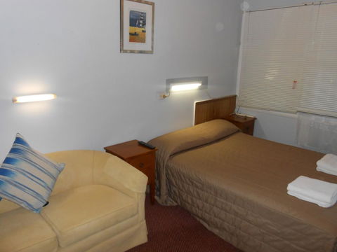Mount View Motel - Accommodation Gladstone 0