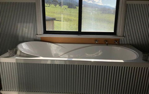 Mountain Grass Lodge (2 Bedroom) - Accommodation Gladstone 3