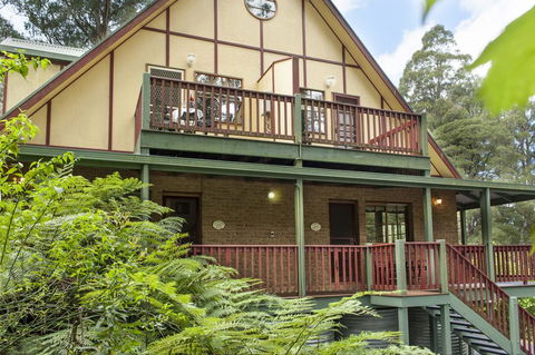Mountain Lodge - Accommodation Gladstone 0