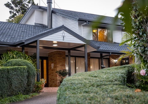 Mountain Sanctuary B&B - Accommodation Gladstone 2