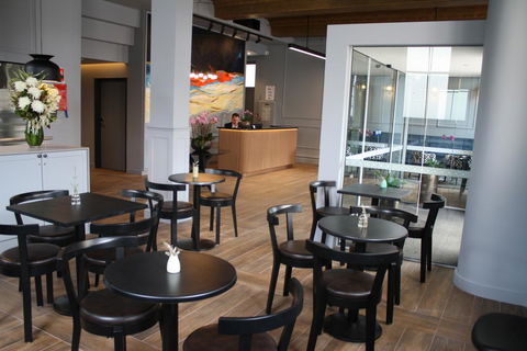 Mrs Banks Hotel - Accommodation Gladstone 2