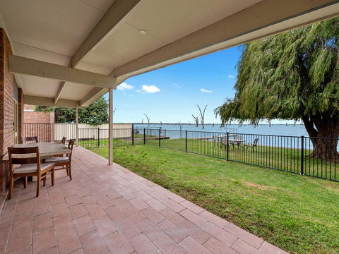 Mulwala Waterside - Accommodation Gladstone 2