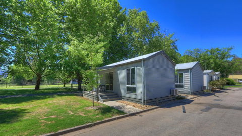 Myrtleford Holiday Park - Accommodation Gladstone 0