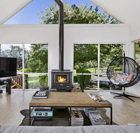 Nafplio Luxury hideaway with open fireplace on 3 acre vineyard water views close to wineries - Accommodation Gladstone
