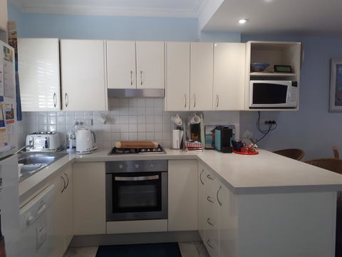 Narrabeen Beachside Townhouse - Accommodation Gladstone 3