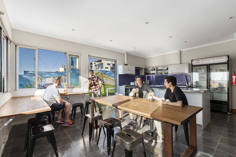 Nate's Place Backpackers Melbourne - Accommodation Gladstone 2