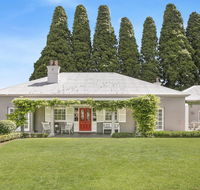 Nattai Lodge - house  cottage in beautiful garden - Accommodation Gladstone