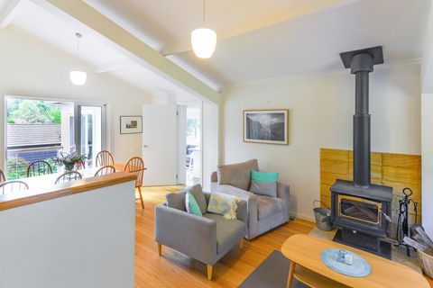 NATURE LOVERS DREAM // FIREPLACE //ACCESS TO HIKES - Accommodation Gladstone 1